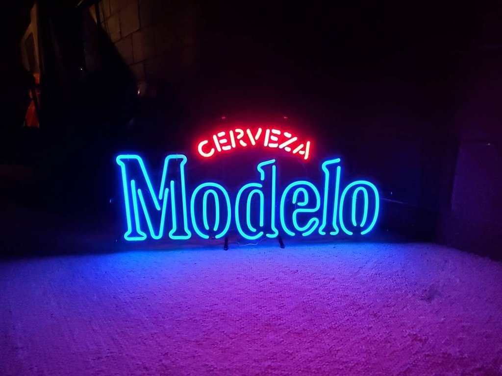Custom Cerveza Modelo Neon Sign Tube Neon Light