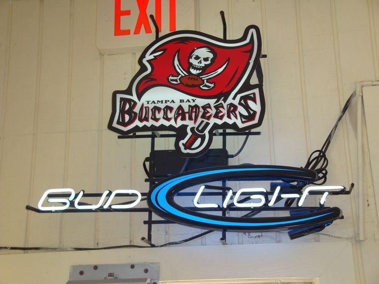 Custom Bud Light Tampa Bay Buccaneers Neon Sign NFL Teams Neon Light