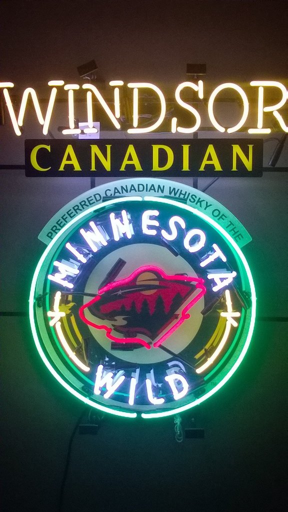 New Windsor Canadian Minnesota Wild Neon Light Sign 17/"x14/" Man Cave Wall Decor